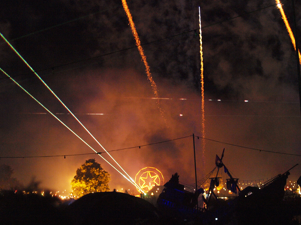 ship on fire SGP 2013